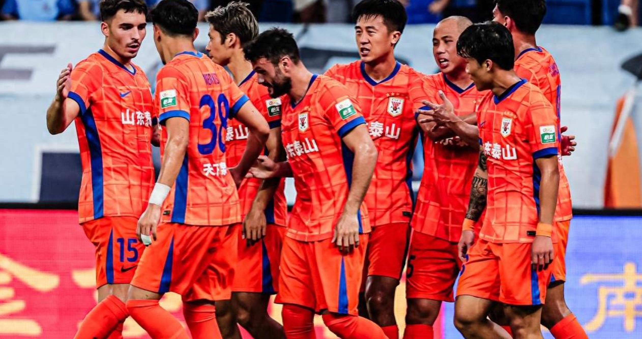 开云体育网站-赛地聚焦——德甲转会期热度飙升；山东男篮远射贴柱；赛场秩序良好；赛程密集仍需轮换