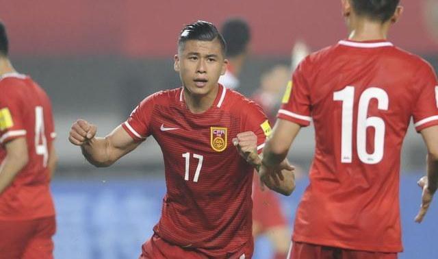 开云体育-荷甲赛前走向成谜，浙江队内部沟通，态度坚定，心理建设被强调